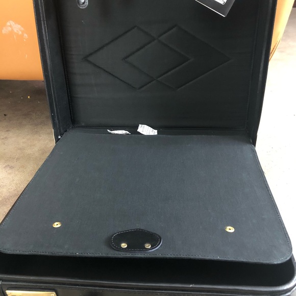 Briefcase/suitcase - Picture 11 of 16